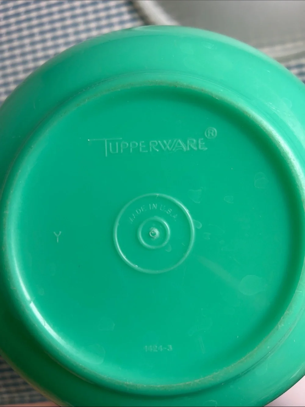 Vintage Tupperware, lettuce keeper